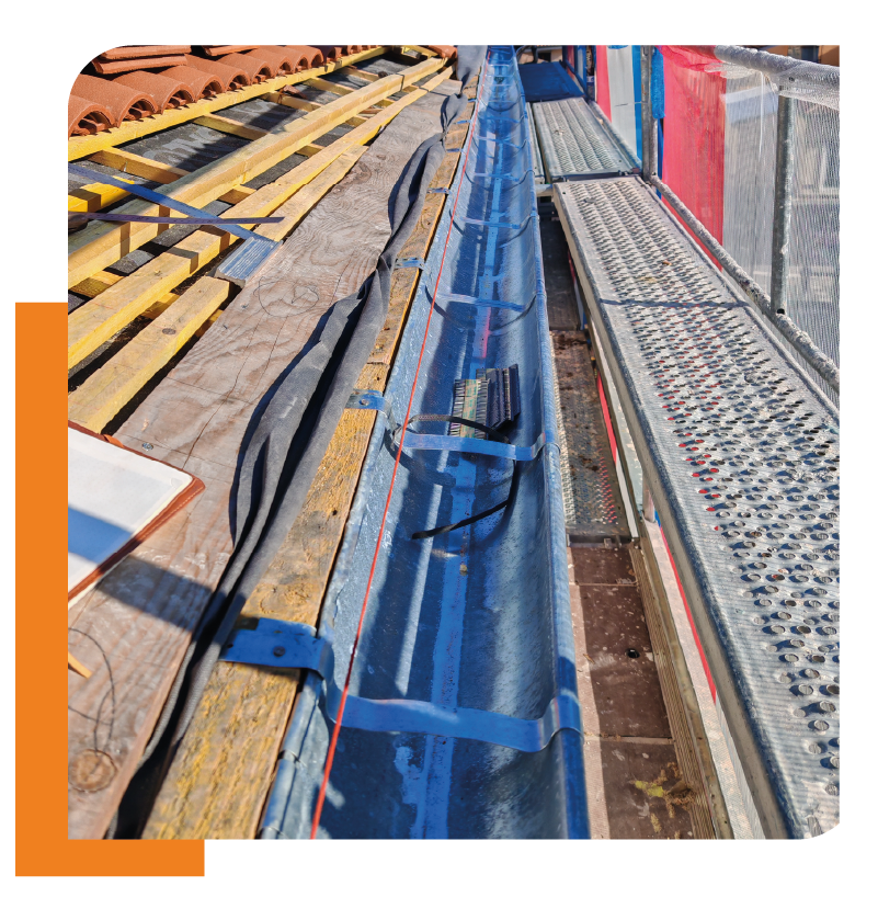 GOUTTIERE À CROIX ROUSSE